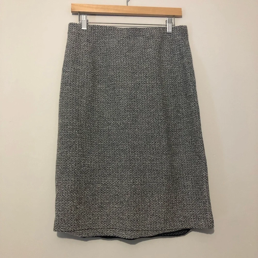 St. John Collection Navy And White Knit Women’s Size 8 Pencil Skirt